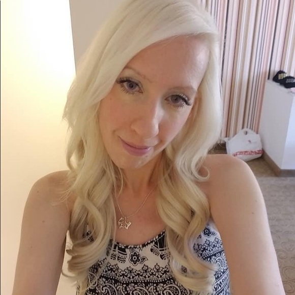 Meet your Posher, Sarah - Picture 1 of 1